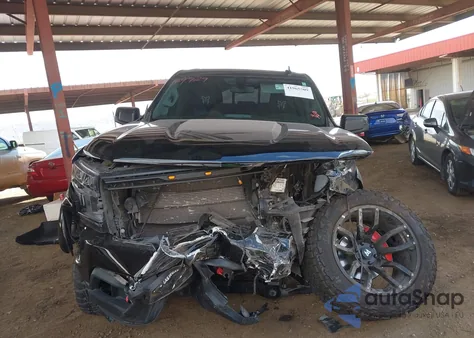 2021 Chevrolet Silverado 1500 4Wd Short Bed Rst z USA, uszkodzony, nr VIN 3GCUYEEL1MG169729